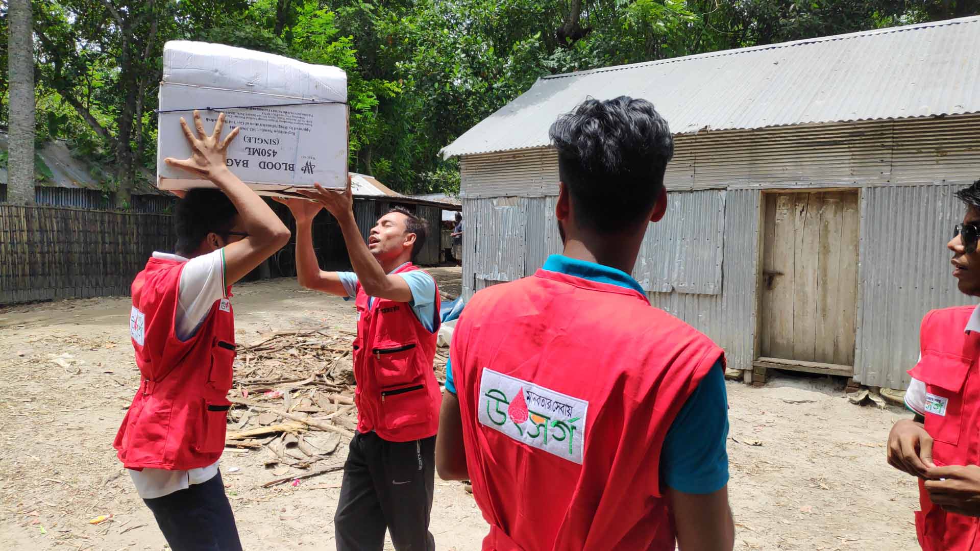 বন্যর্তদের পাশে আমরা-কুড়িগ্রাম