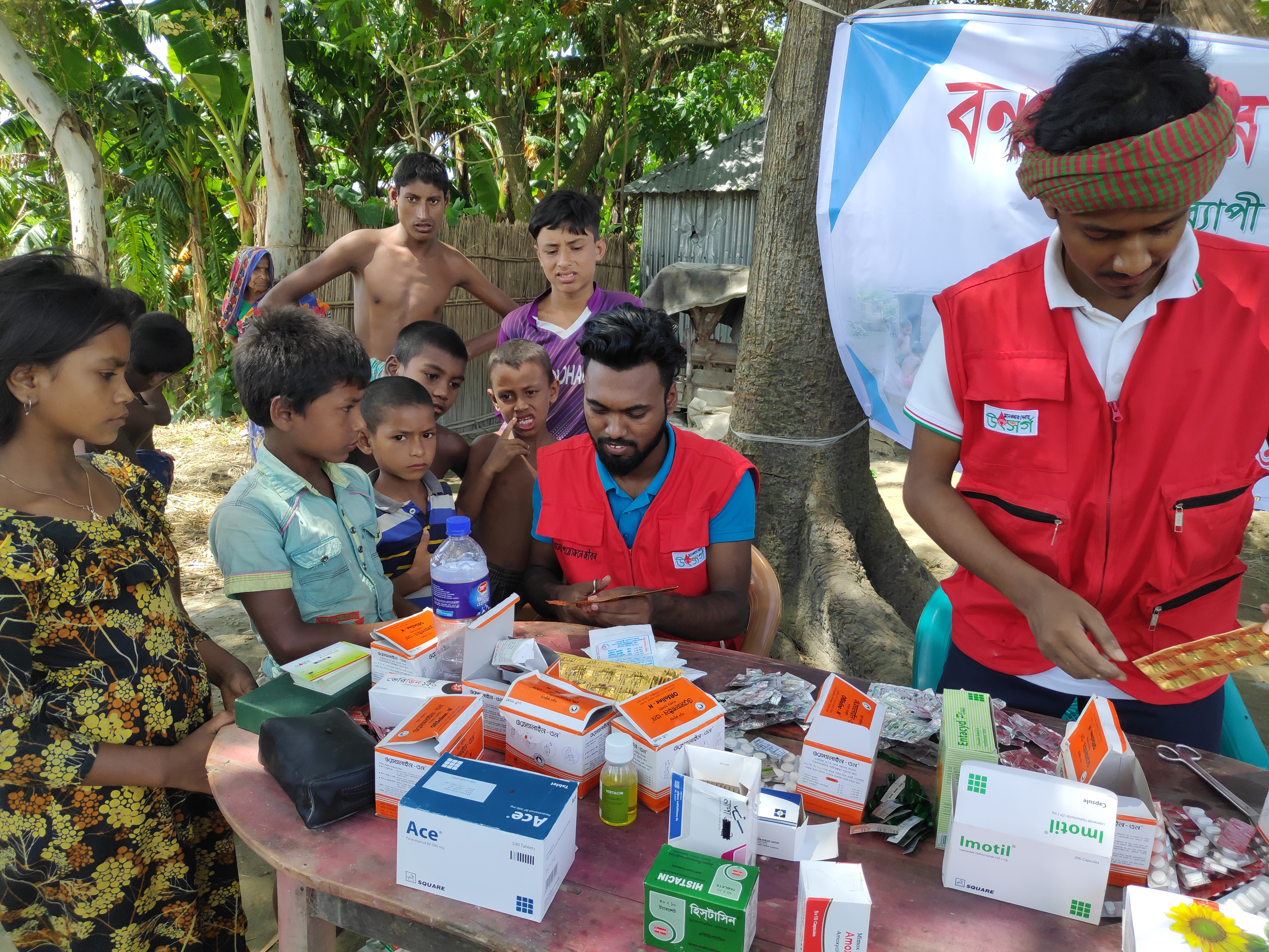 বন্যর্তদের পাশে আমরা-কুড়িগ্রাম