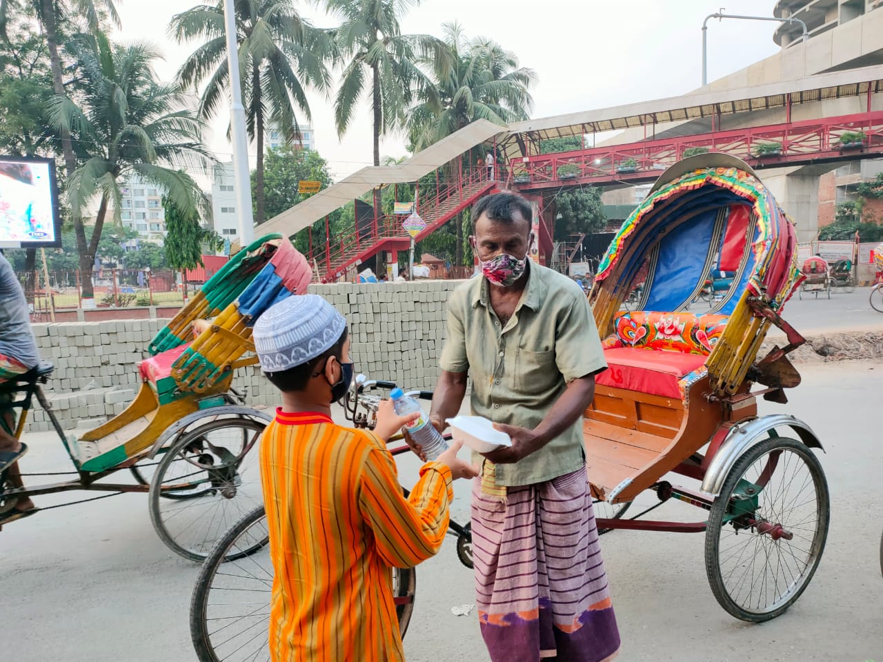 পথচারীদের জন্য ইফতার-২০২১