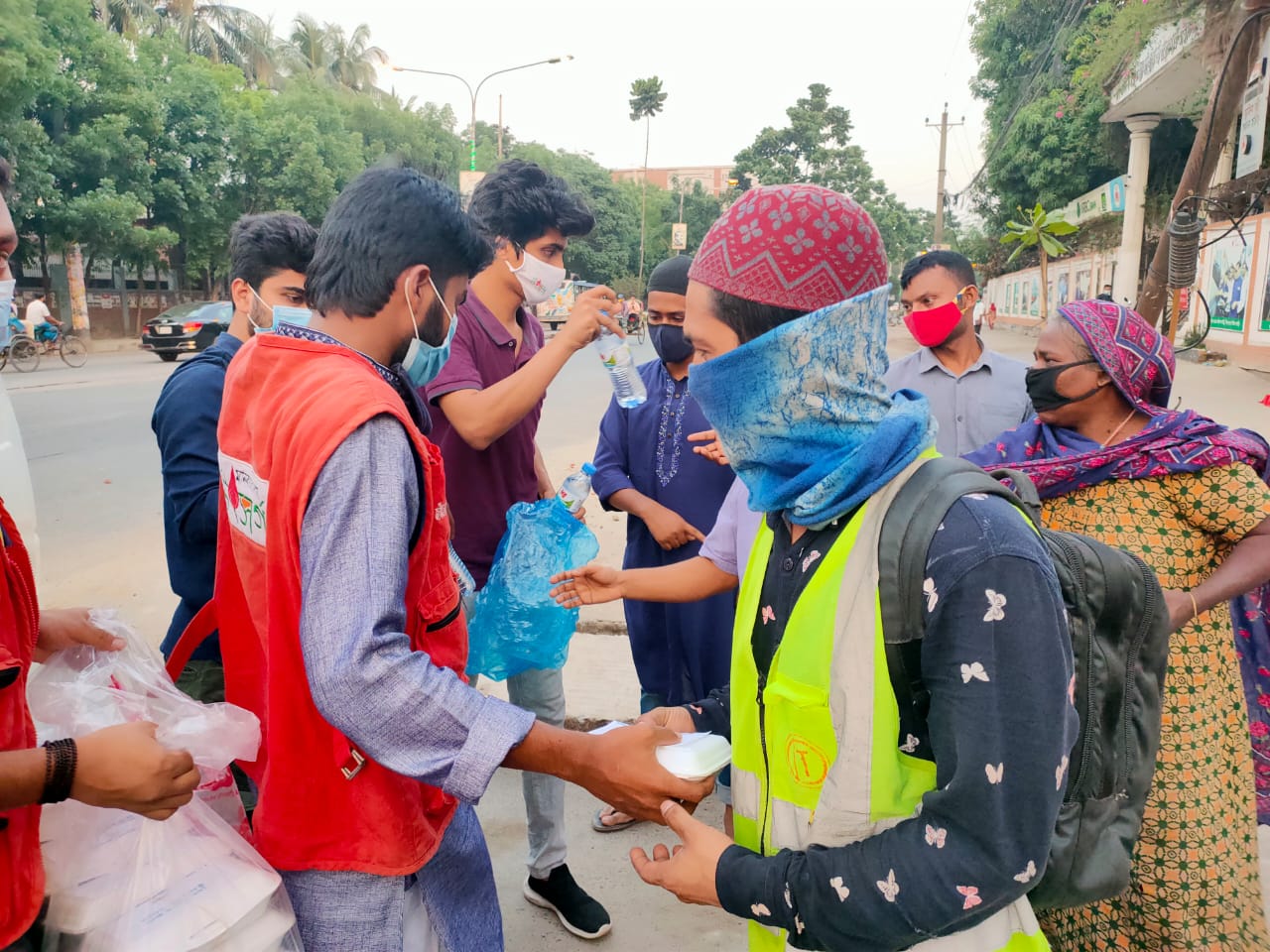 পথচারীদের জন্য ইফতার-২০২১